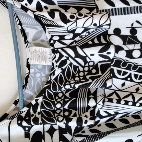 Ladies black and white ruffled top - Picture 3 of 5